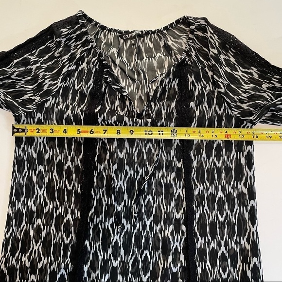 Express Black & White Sheer Boho Tie Front Detail 3/4 Sleeve Top Shirt Size XS - Picture 5 of 6